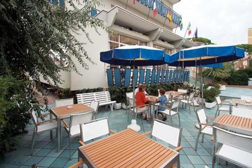 Hotel Dolores Cesenatico Esterno foto