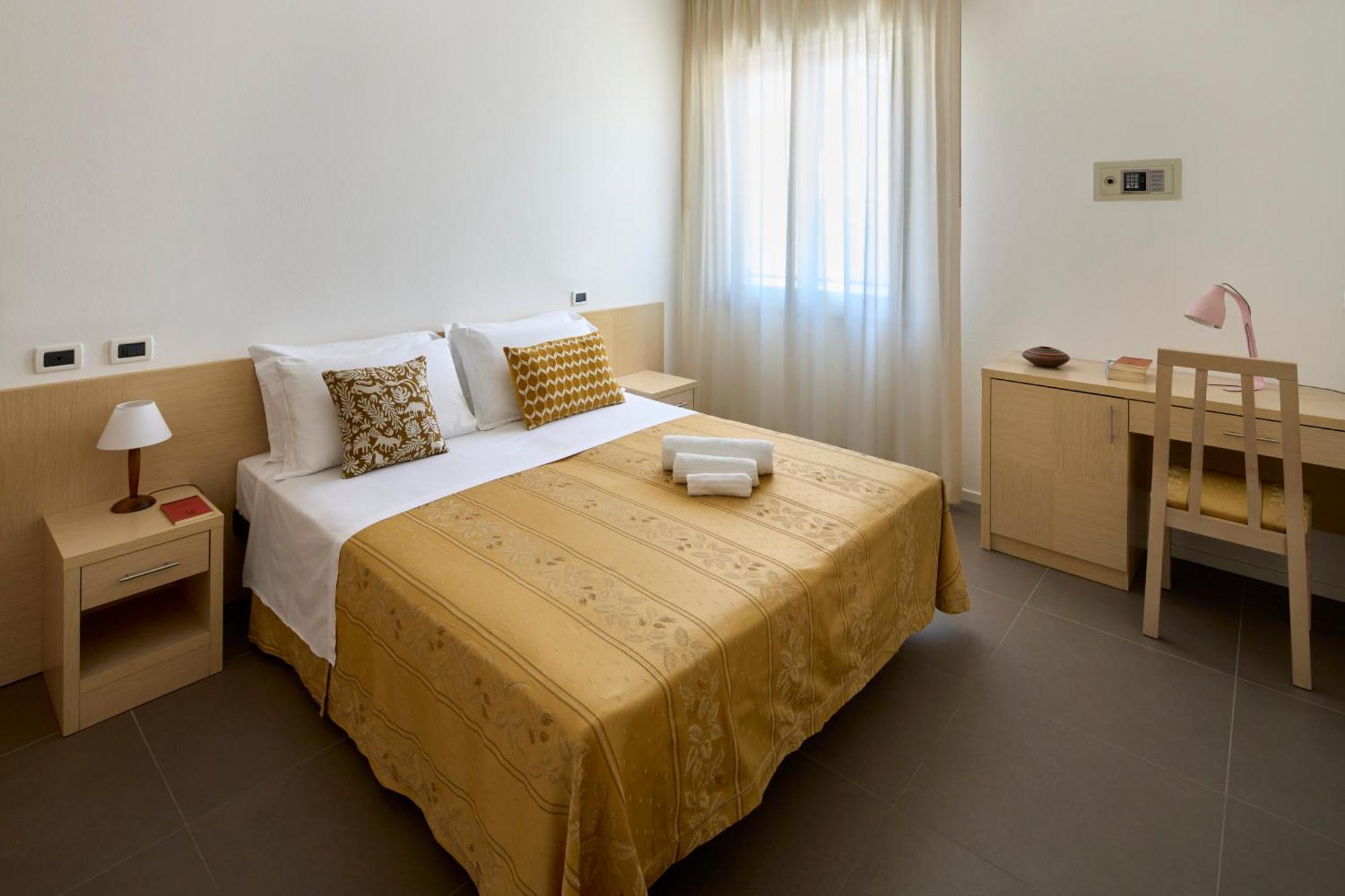 Hotel Dolores Cesenatico Esterno foto